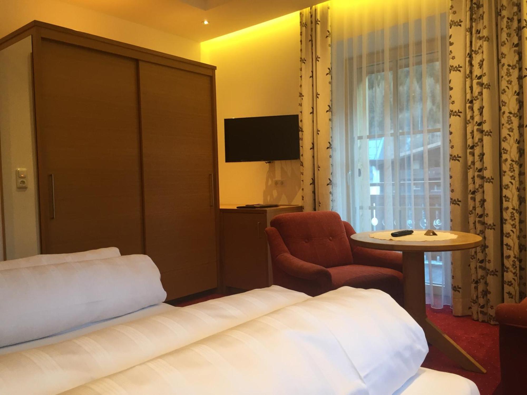 Hotel Angelika سانكت أنتون ام ارلبرغ الغرفة الصورة