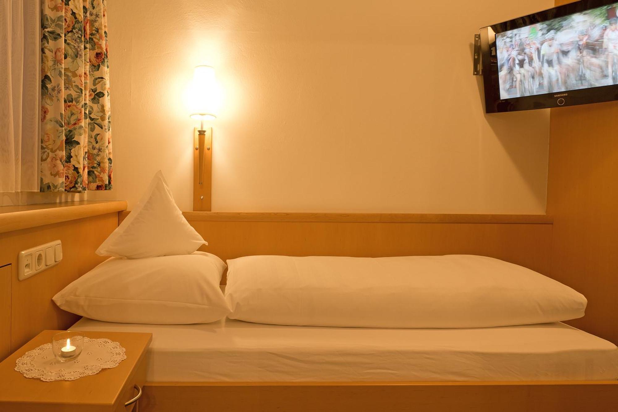 Hotel Angelika سانكت أنتون ام ارلبرغ الغرفة الصورة