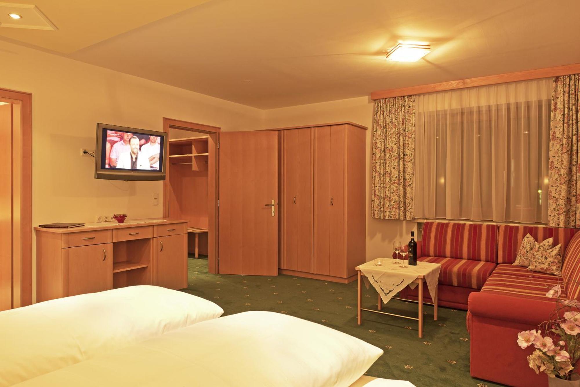 Hotel Angelika سانكت أنتون ام ارلبرغ الغرفة الصورة